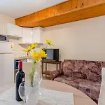 Fidelis - Two Bedroom With Terrace And Garden View 7 *