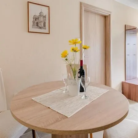 Fidelis - Two Bedroom With Terrace And Garden View 7 Апартаменти Трогір