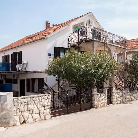 Fidelis - Two Bedroom With Terrace And Garden View 7 *
