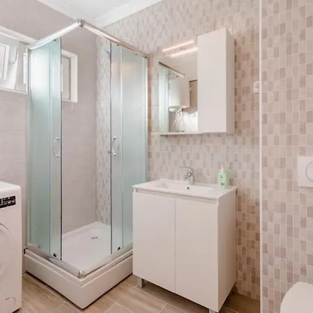 Апартаменти Fidelis - Two Bedroom With Terrace And Garden View 7