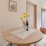 Fidelis - Two Bedroom With Terrace And Garden View 7 Lägenhet Trogir